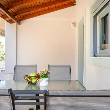 Marias Light Near The Sea * Tigaki