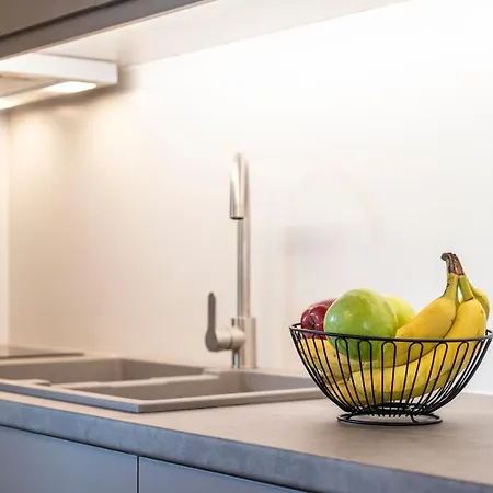 Daire Marias Light Near The Sea