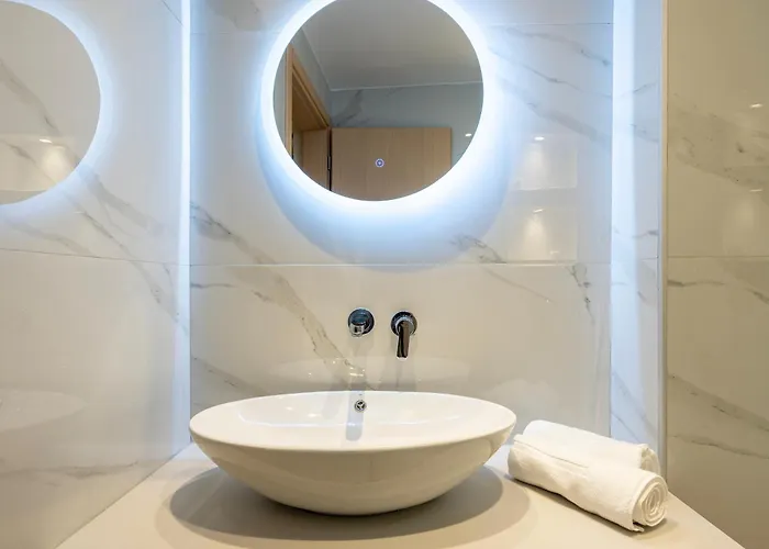 Marias Light Near The Sea Apartman *