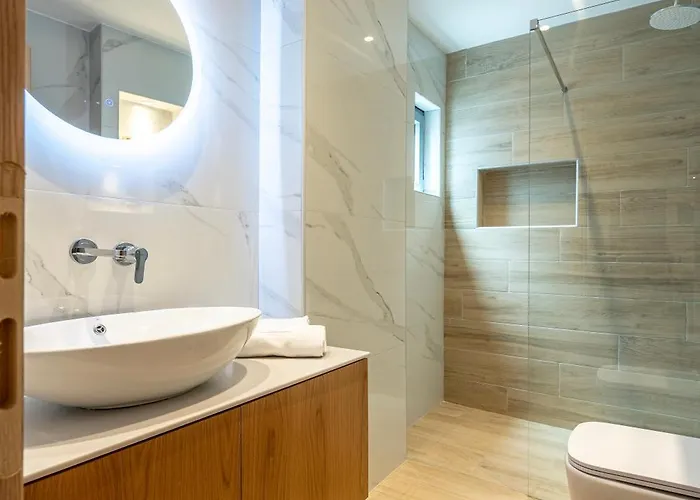 Marias Light Near The Sea * Tigaki